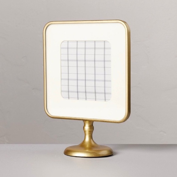 Brass Pedestal Picture Frame Antique Finish - Hearth & Hand with Magnolia NEW - Picture 2 of 5